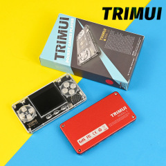 TRIMUI model 2025年新型携帯ゲーム機2インチIPSスクリーンミニレトロ携帯機カード機