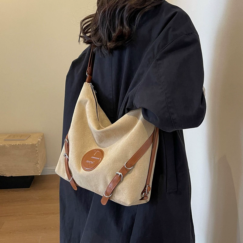 Capacious One-Shoulder Bag, Winter 2023, Single-strap Shoulder Bag, 22×27.5×7 cm
