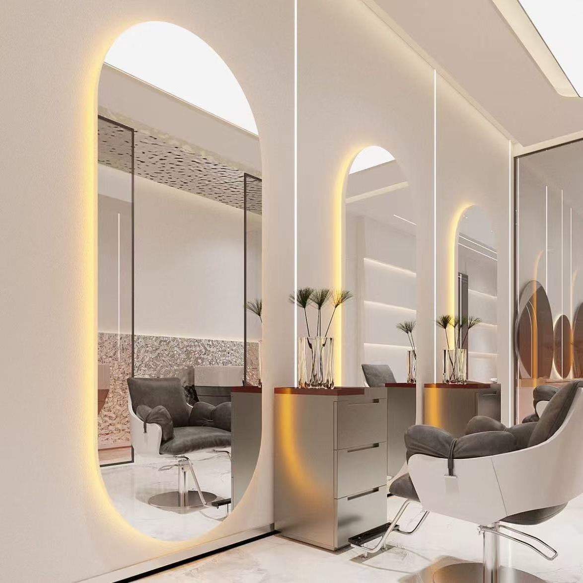 Barbería con lámparas, espejo de peluquería, espejo de maquillaje contra la pared, espejo de peluquería de moda simple, espejo de peluquería