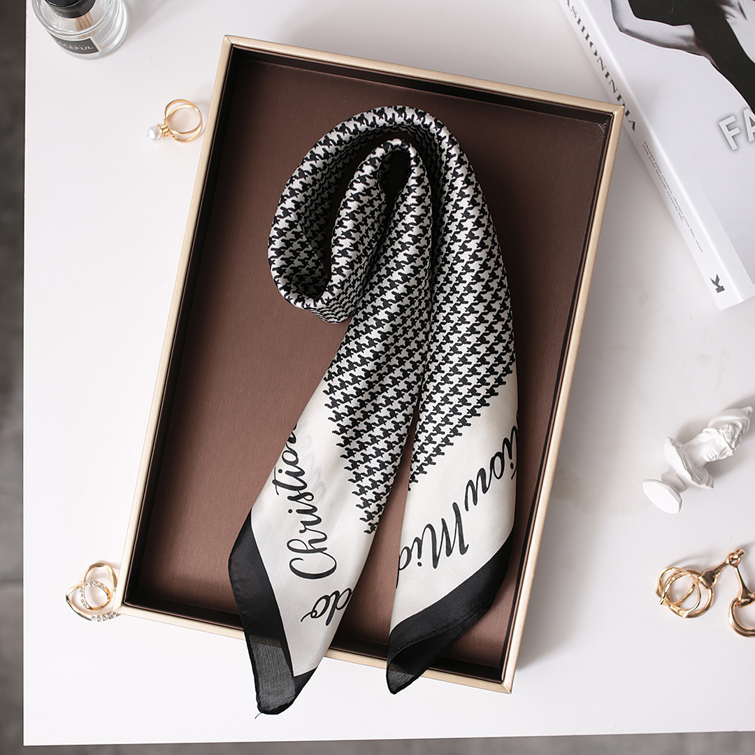 Fashionable stylish thousand bird pattern letter square for women's spring and autumn thin Korean decorative suit scarf_voghion.com