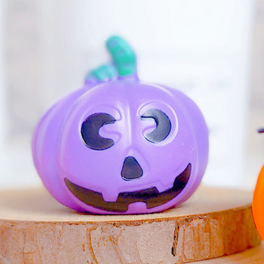 Fábrica directa de Halloween moldeado por soplado de plástico calabaza decoración de mesa DIY juguetes para niños una variedad de regalos para niños