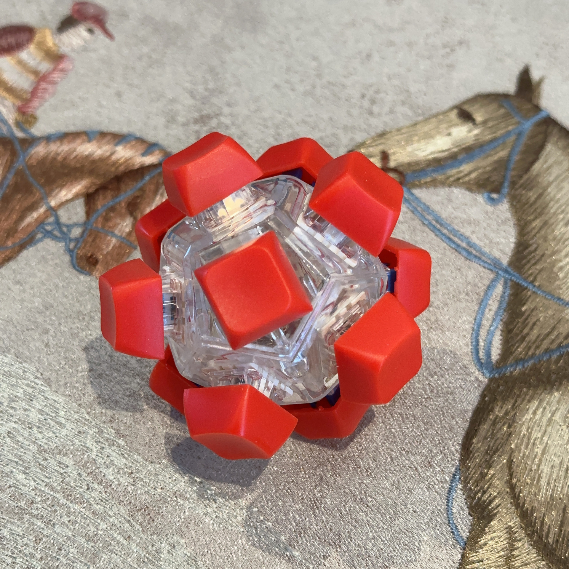 12-key transparent shell-red hat