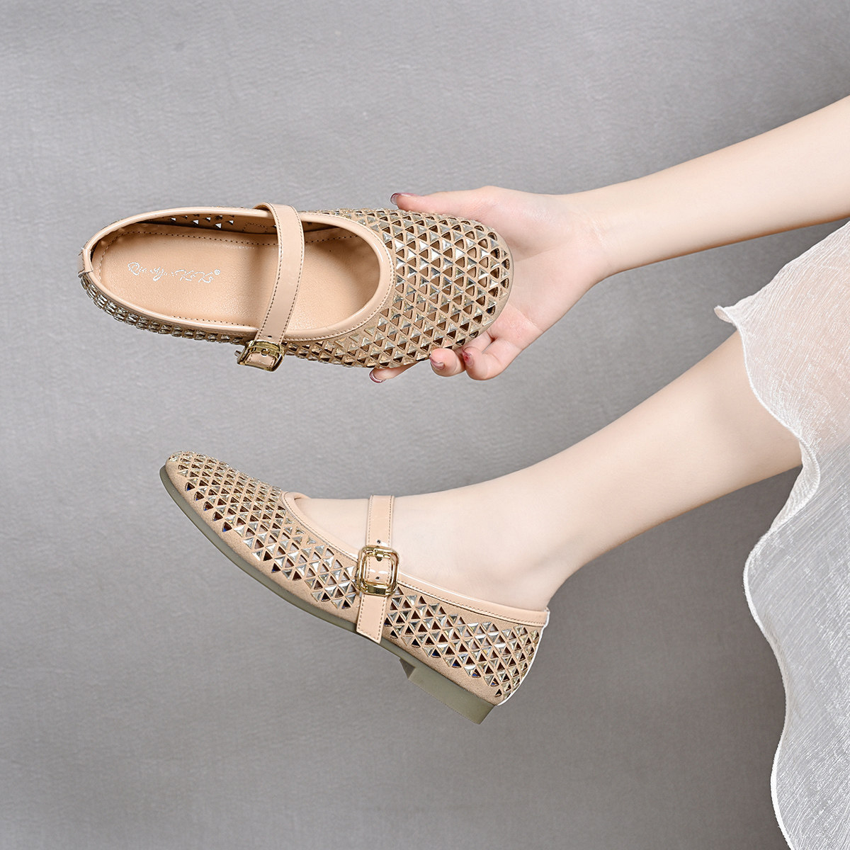 Giày Mary Jane nữ đế bệt mũi tròn quai ngang đính đá rhinestone — màu đen