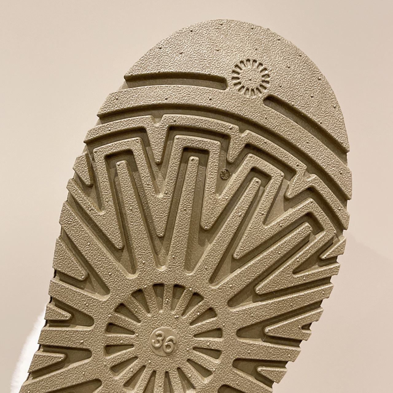 Snow boots women's new winter thick soles short cylinder thick slip-on lazy light cotton shoes_voghion.com