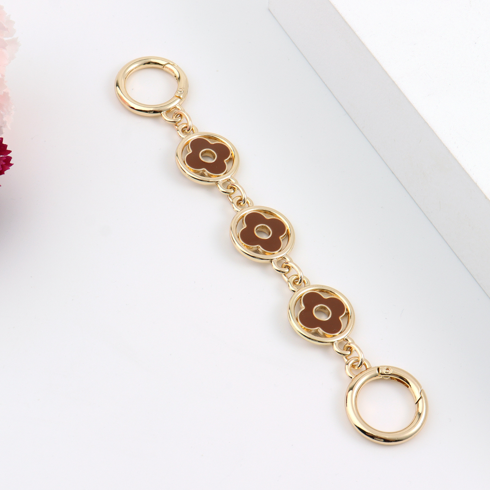 Brown lucky flower style