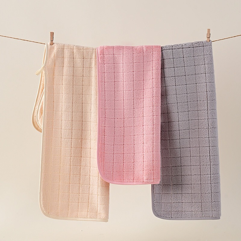 Coral Velvet Simple Checkered Towel for Home Use, Quick-Drying, Enlarged and Thickened, Lint-Free, Absorbent, Suitable for Supermarkets and Gifts, Skin-Friendly and Soft Coral Velvet Simple Checkered Towel for Home Use, Quick-Drying, Enlarged and Thickened, Lint-Free, Absorbent, Suitable for Supermarkets and Gifts, Skin-Friendly and Soft
