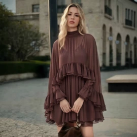 连衣裙;女式衬衫;时尚休闲套装