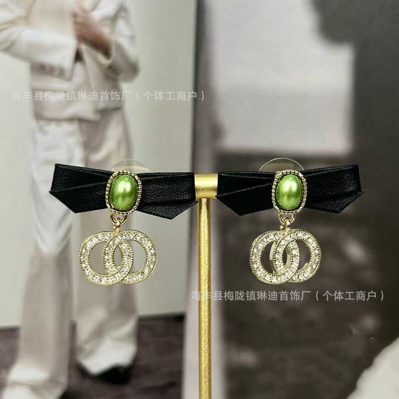 新款香家法式花朵名媛宫廷光面镶钻字母珍珠耳钉耳环耳饰品潮|undefined