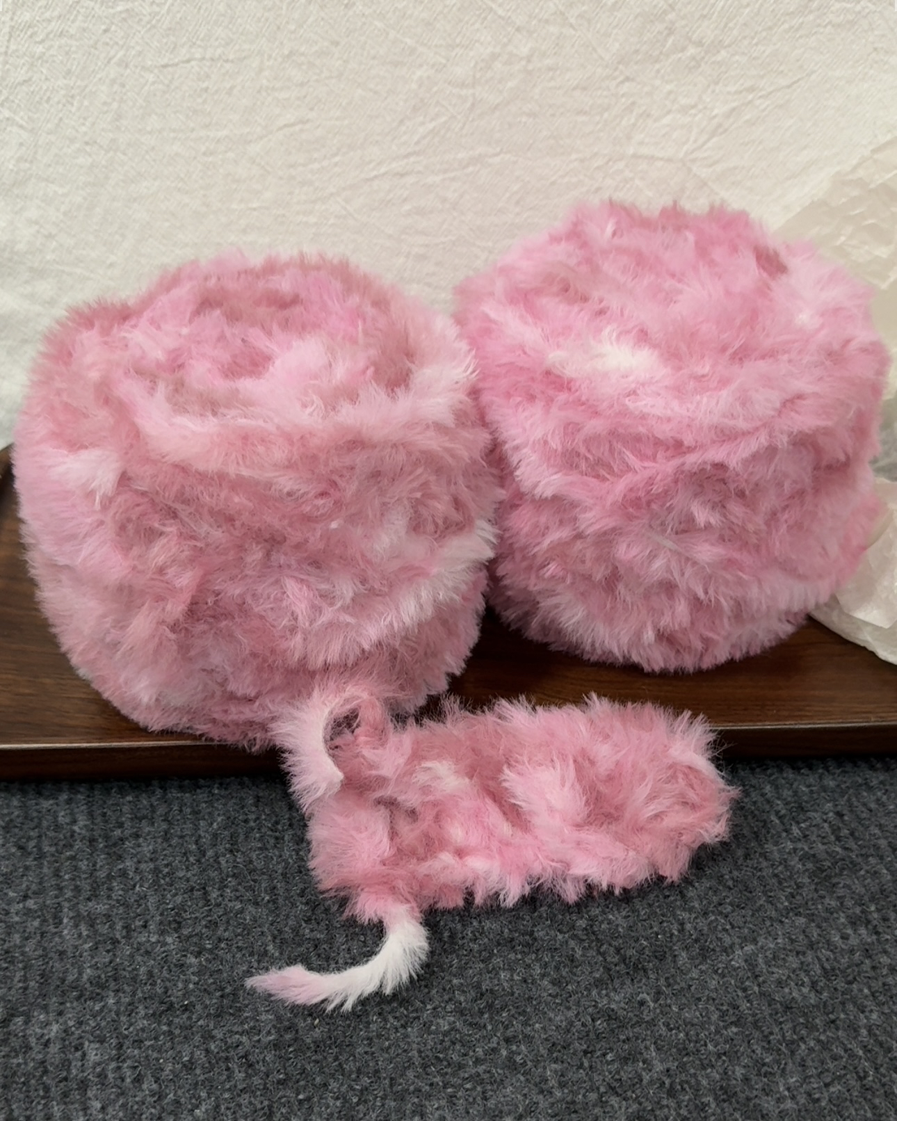 Duan Dyed Wild Rose는 공당 100g이며, Duan Dyed의 각 공은 색상이 다릅니다.