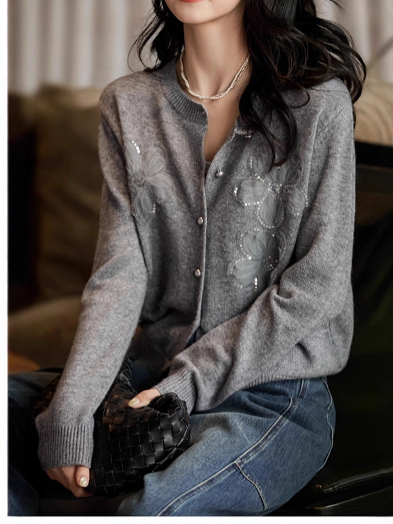 mu系花朵开衫慵懒风设计感重工花朵 羊毛羊绒圆领针织开衫|undefined