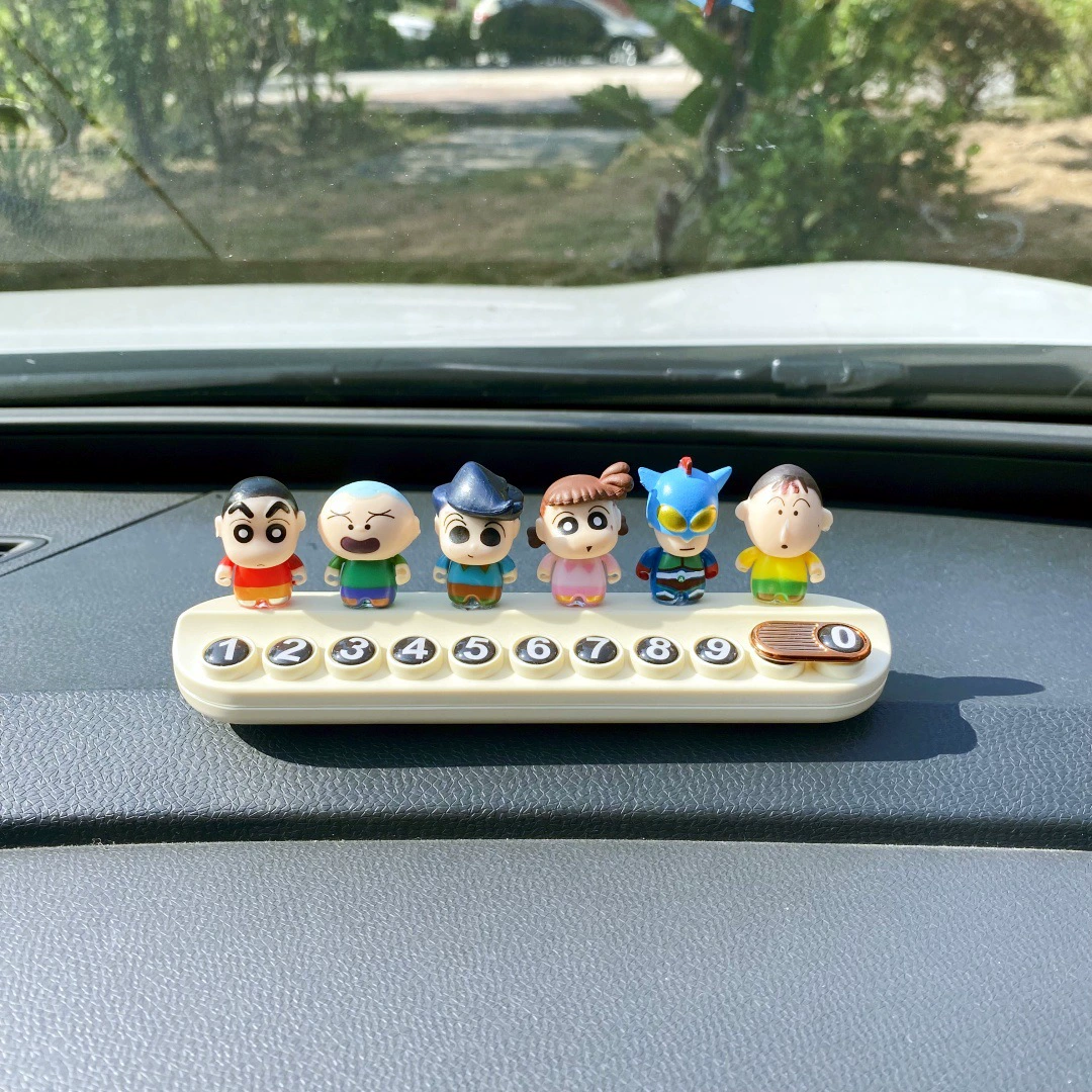 Номерной знак автомобиля с движущимся номером телефона Crayon Shin-chan, серия для переодевания, временный парковочный номерной знак, светящийся и скрытый милый движущийся номерной знак