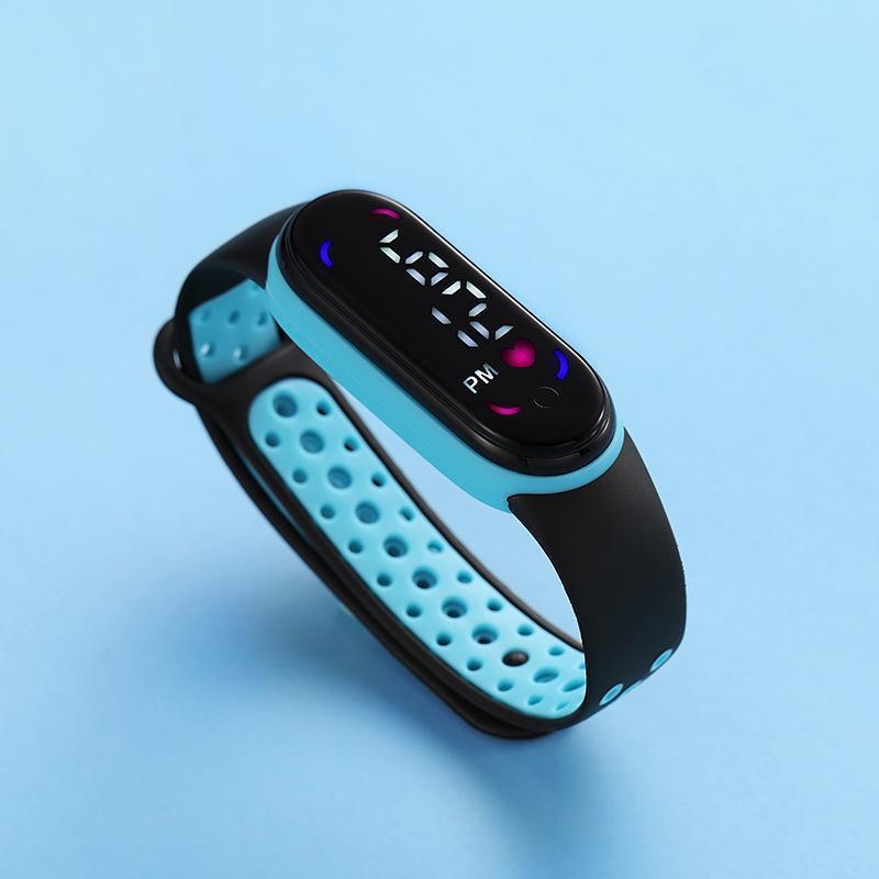 Comercio exterior Venta caliente 50 m natación M7 doble color con LED reloj electrónico niños estudiante deportes impermeable mano táctil