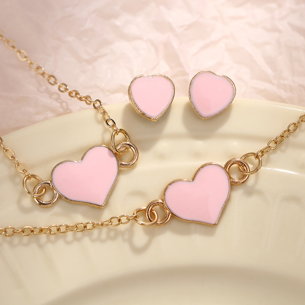 Collar de personalidad de temperamento de moda europea y americana transfronteriza Pendientes Conjunto de anillo Accesorios de cena de cercanías Conjunto de joyería de alta calidad