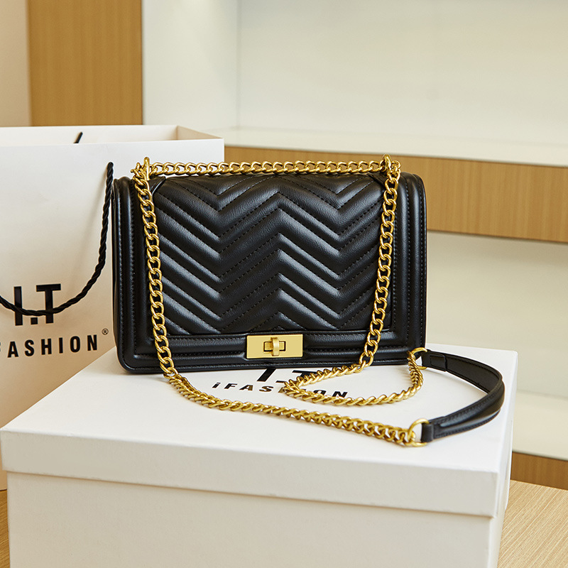 Light Luxury High end Women's 2024 New Small Xiangling Grid Chain Fashionable and Versatile Western Style One Shoulder_voghion.com