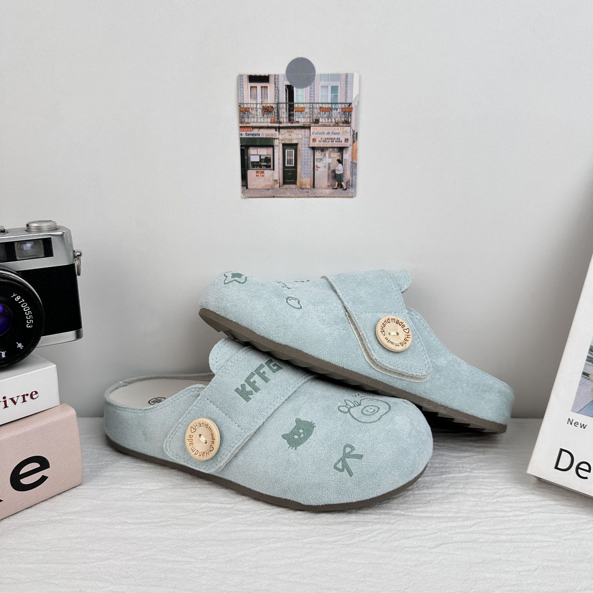 Far Wave 2025 verano nuevo estilo pantuflas perezosas de fondo plano zapatos Birken casuales de todo fósforo ropa exterior Baotou semi-arrastre