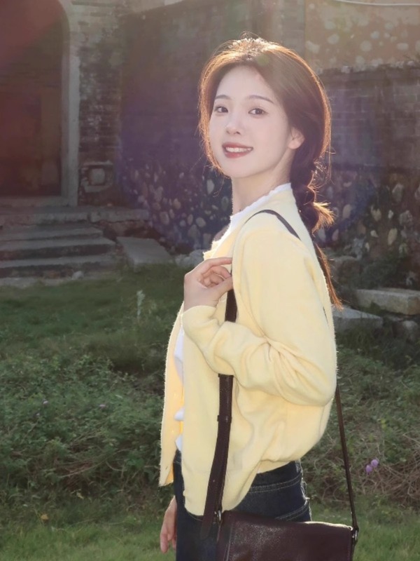 奶黄色假两件针织开衫上衣女早秋季韩系穿搭设计感百搭长袖毛衣潮|undefined