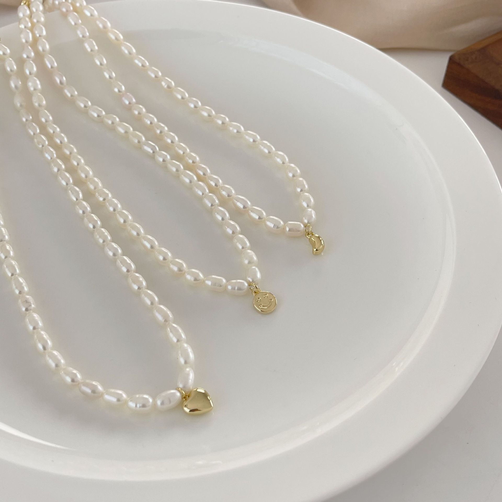 45g Weight Necklace Classification 1 Piece Quantity Daily Occasion Freshwater Pearl Material Heart Shape Pattern Women'S Gender Beaded Design Retro Style 1 Piece Retro Heart Shape Freshwater Pearl Beaded Necklace 5
