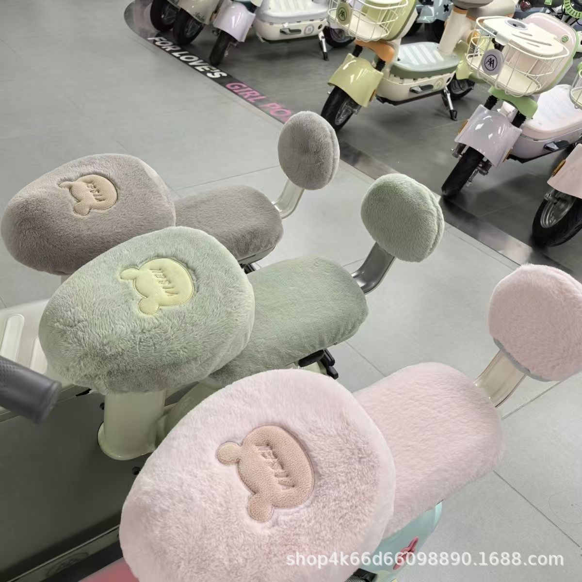 Winter universal seat cushion electric car three-piece high-value battery car seat cushion plush padded warm four-season flannel