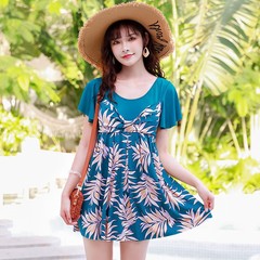 Plus-size women's swimsuit: conservative, fashionable, printed, skirt-style—covers up figure flaws, makes you look slimmer, and enhances a fuller bust; loose-fitting, gathers the chest, perfect for moms—ideal for hot spring swimming.