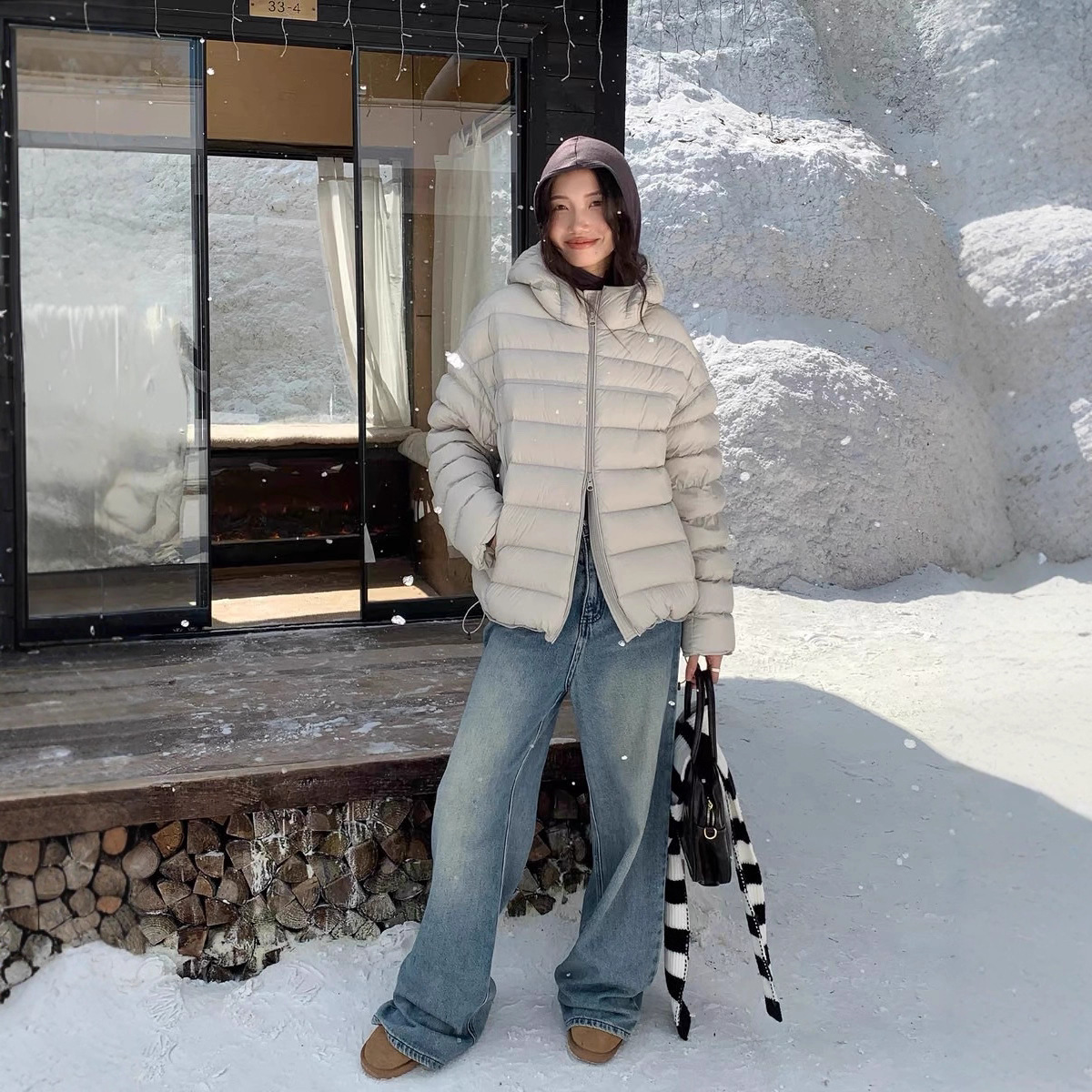 50白鸭绒排骨款羽绒服女连帽泡芙蓬松面包轻薄保暖防风轻盈外套