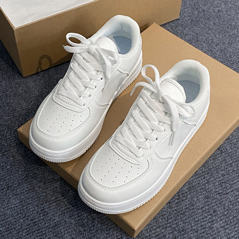 Zapatos blancos de estilo explosivo para mujer 2024 nuevos zapatos de ocio deportivos de todo fósforo de primavera y otoño para mujer zapatillas de deporte de plataforma de verano