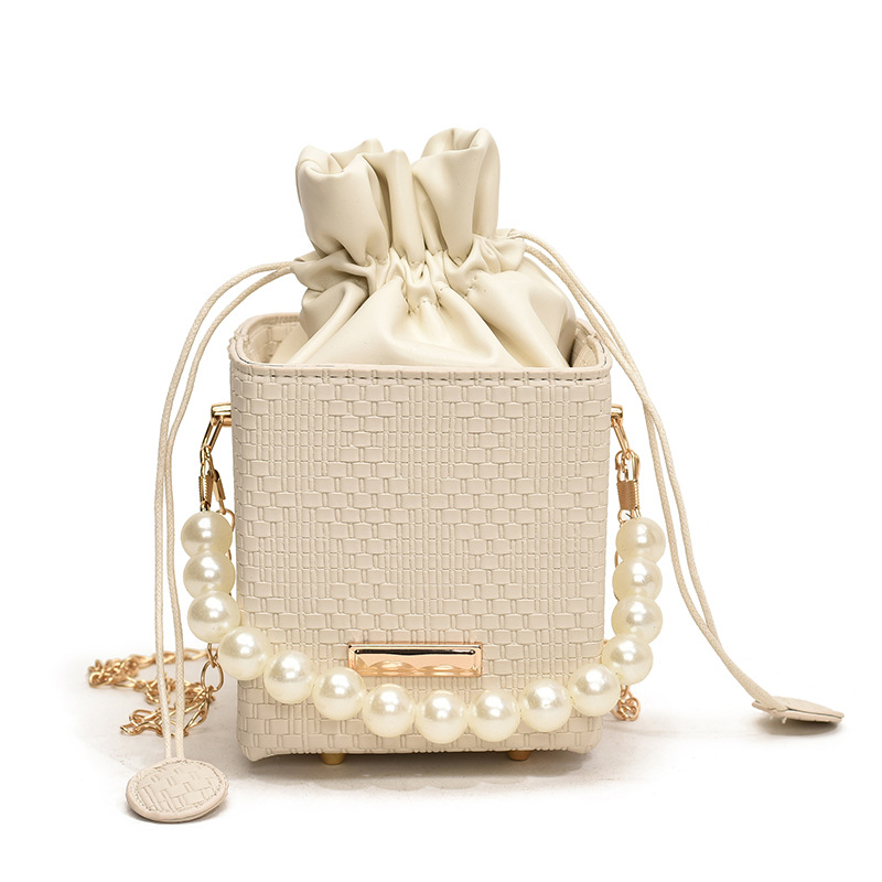 Bolso de mano de mujer de arte de moda con cadena de perlas 2024 nuevo estilo hermoso bolso de cubo de diamante minimalista bolso de mochila