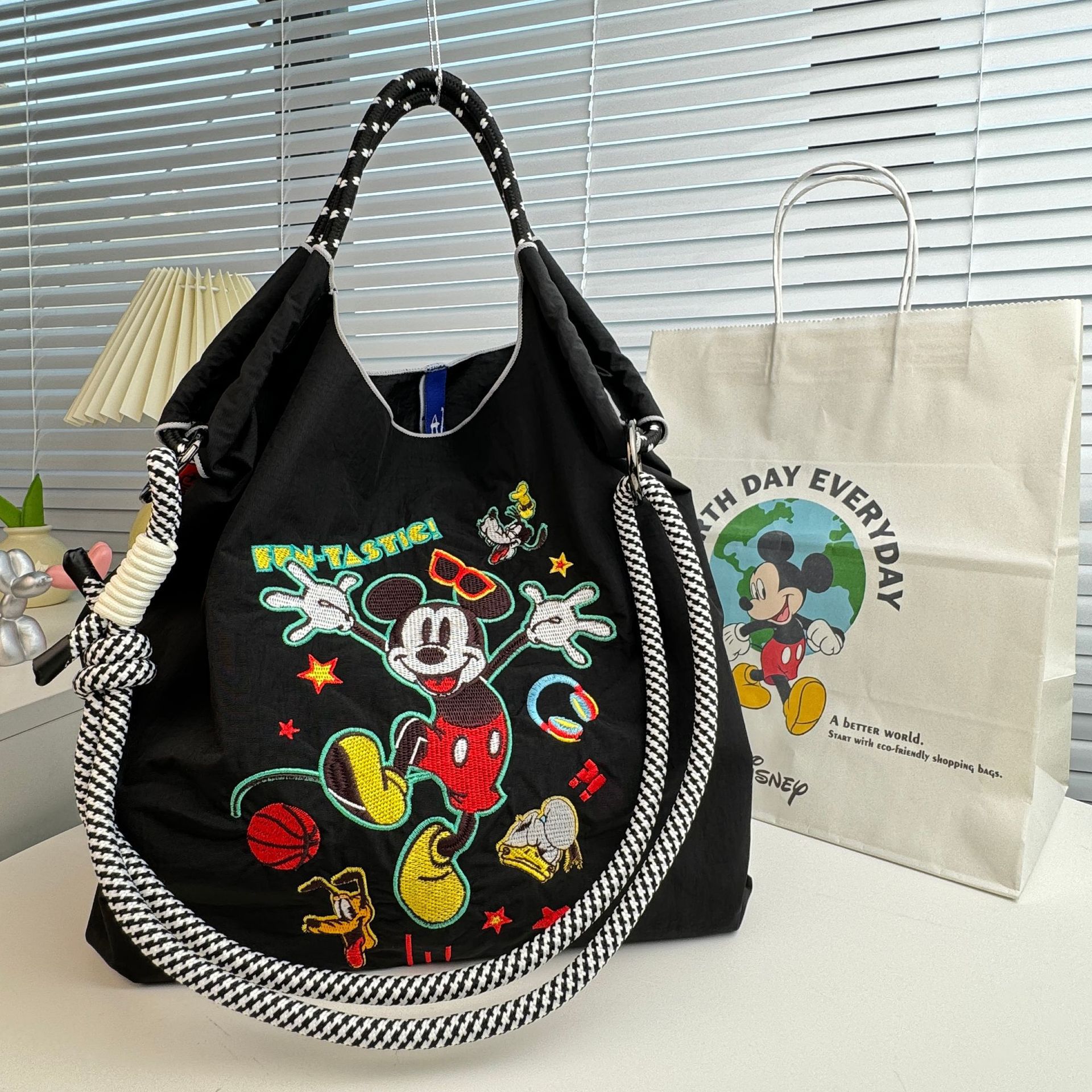 블랙 미키 파티