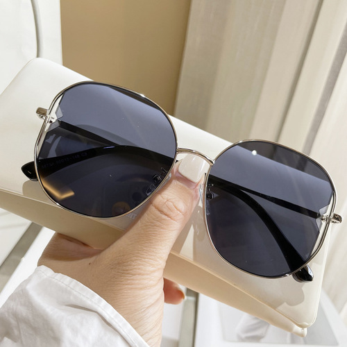 Metallic Brown Nylon Sunglasses for Women, High-End Style, Large Frames, Suitable for Large Faces, Slimming, Vacation, Sun Protection, Fashionable Sunglasses, Same as Influencers' Choices