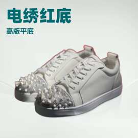 现货欧洲站电绣红底小白鞋高版平底系带休闲鞋男铆钉时尚潮流板鞋