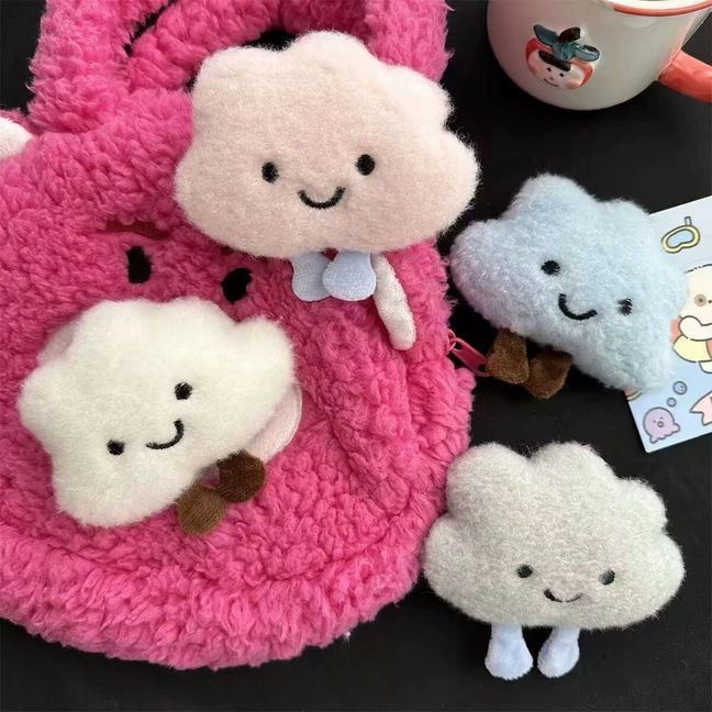 Объёмная брошка-облако из меха аксессуар для одежды