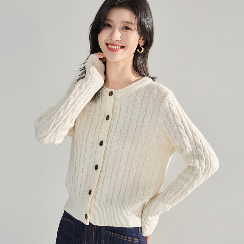 26 Spring New Style Knitted Chunky Needle Loose Fashion Sweater Women's Lazy Style Cardigan Cable Knit Short Top 22162