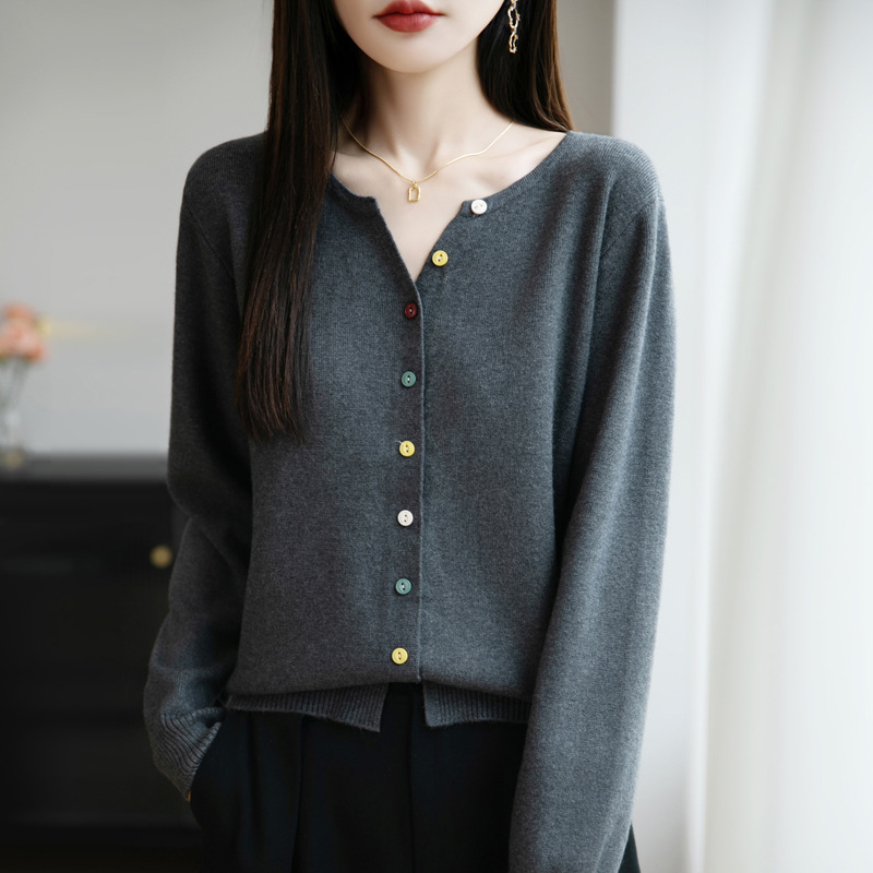 25年早秋新款安迪绒V领针织开衫长袖女彩扣纯色宽松百搭上衣外套|undefined