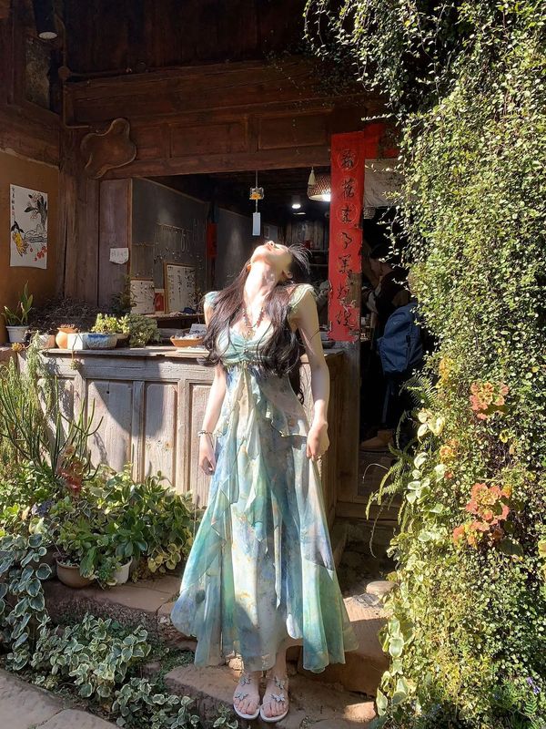 夏デザイン海辺リゾートスタイルプリント妖精スカート婦人服 2025 新しいウエスト痩身サスペンダードレス|undefined