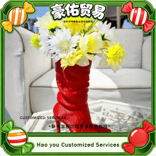�羳��ɫ�߸�Ь��ƿRed High Heel Shoe Vase with Wild Leopard