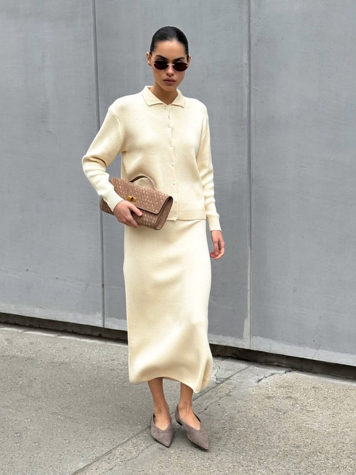 Bộ đầm len dệt kim áo khoác cardigan cổ bẻ cài nút và chân váy dài phong cách Âu Mỹ — Màu be