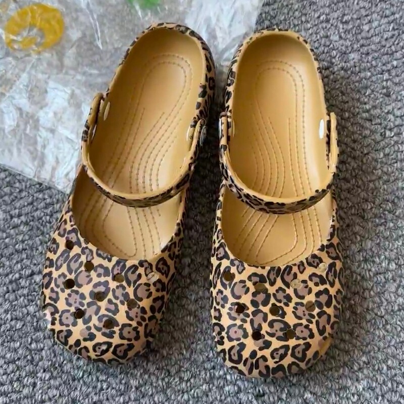 2026 Spring/Summer New Ballet Leopard Print Clogs for Women, Summer Outdoor Non-Slip Sandals, Dropshipping