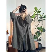 V字领长袖纯色褶皱秋季新款文艺范复古风设计感开襟一粒扣女风衣