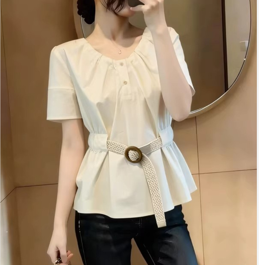 Áo sơ mi nữ tay ngắn thiết kế nếp gấp thắt eo, phối màu trắng ngà — màu trắng ngà chi tiết 2