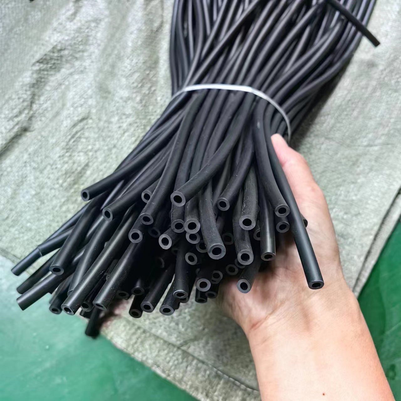 批发空调排水管三元乙丙橡胶喷水嘴软管雨刮喷水管汽车天窗管