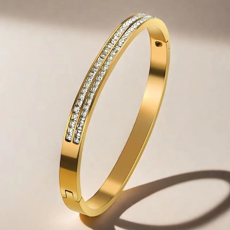 Pulsera de acero de titanio para niñas nicho de sentido de alto grado cielo estrellado no se desvanece Diamante-incrustado exquisito diamante ins estilo completo pulsera de diamantes