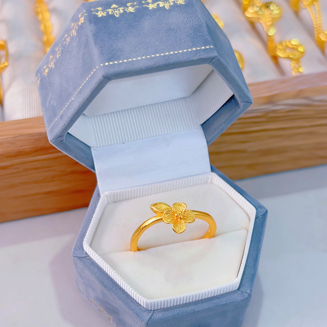 Holy flower ring
