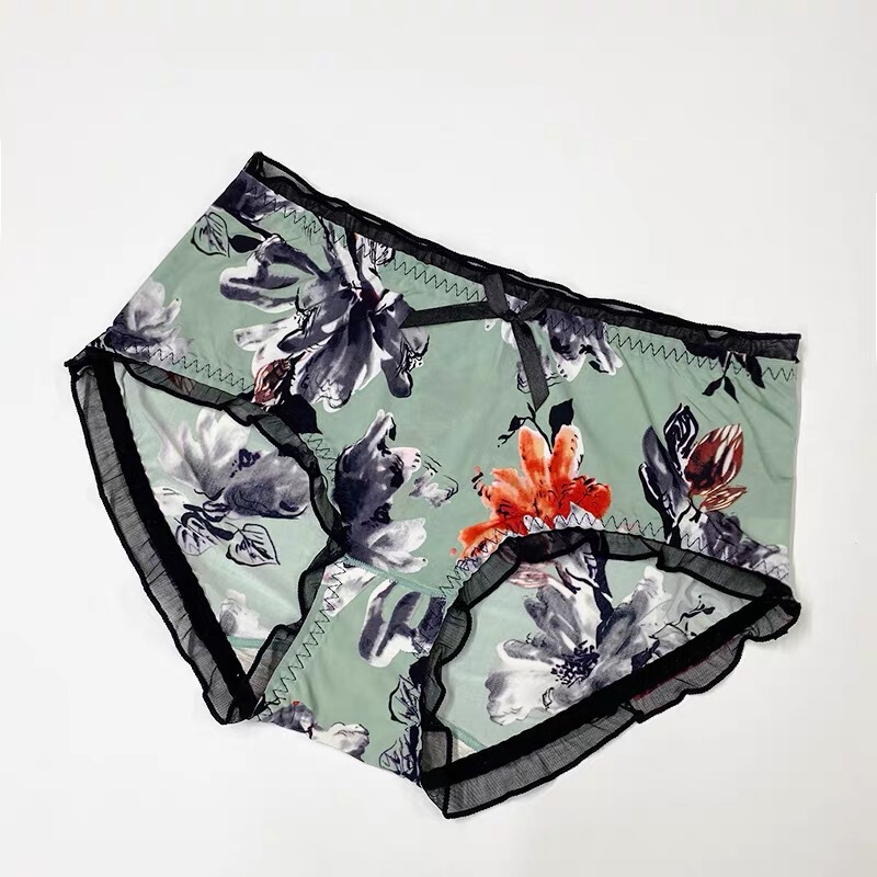 Plus Size Underwear for Fat mm Women 100kg Mid-Waist Extended Crotch Ice Silk Thin Hip-Covering Seamless Breathable Briefs Accessible Luxury