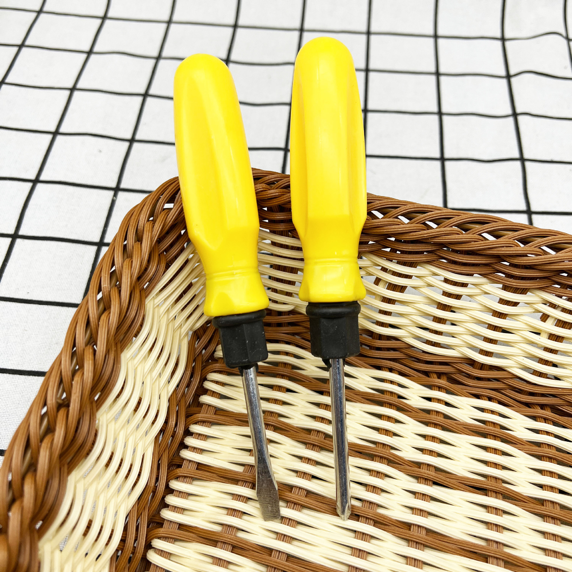 大号两用螺丝刀改锥一元两元1元2元百货批发地摊热卖货源批发