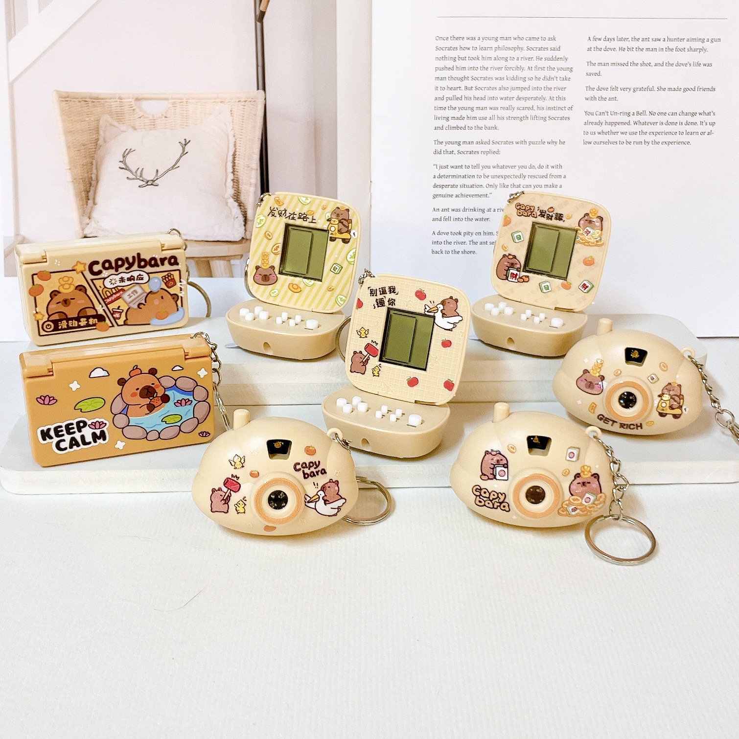 Juegos portátiles creativos de descompresión delfines de agua cámara de proyección llavero tapa de flip bolso de computadora de juegos de computadora colgante