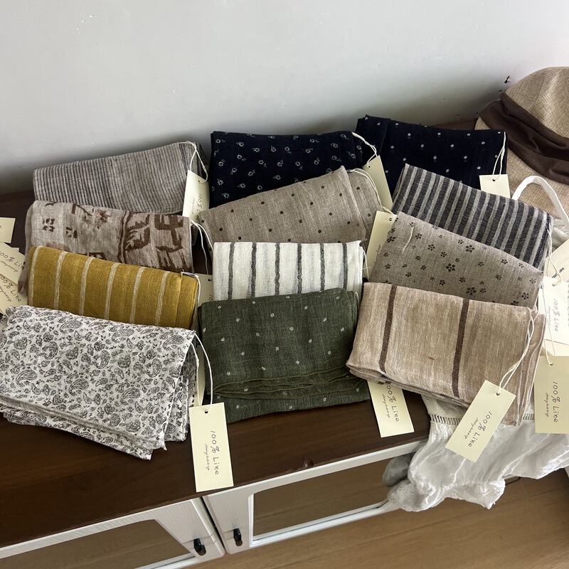 Old Money Style Retro 100% Linen Small Square Scarf for Women, Polka Dot and Striped, Versatile Neck Protector, Spring and Autumn Silk Scarf Old Money Style Retro 100% Linen Small Square Scarf for Women, Polka Dot and Striped, Versatile Neck Protector, Spring and Autumn Silk Scarf