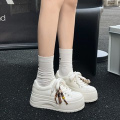增高厚底小白鞋女2025新款真皮系带流苏松糕女鞋百搭运动休闲板鞋
