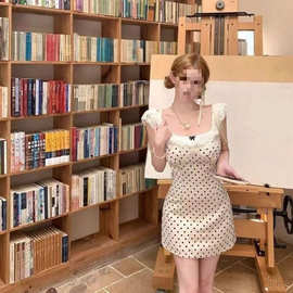 波点法式连衣裙新款夏季裙子小个子曲奇慕斯蕾丝收腰甜美拼接短裙