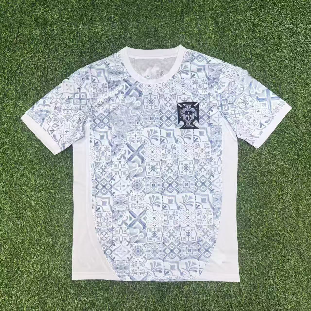 Una generación de uniformes de fútbol, nuevos uniformes de entrenamiento, camisetas, Italia AC, Barcelona, Real Madrid, Brasil, Japón, Ajax