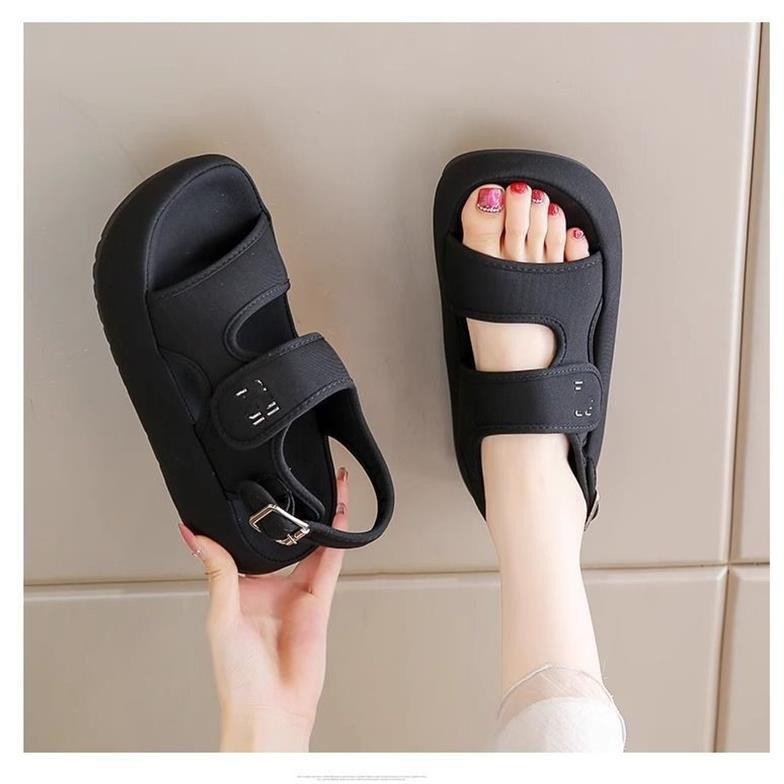 Velcro de fondo grueso sandalias de dedos desnudos para mujeres verano 2026 nuevos zapatos de playa para mujeres zapatos romanos