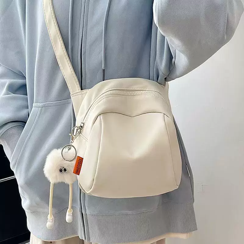 网红休闲尼龙布包包女新款大众贝壳轻便百搭大容量斜挎包单肩小包